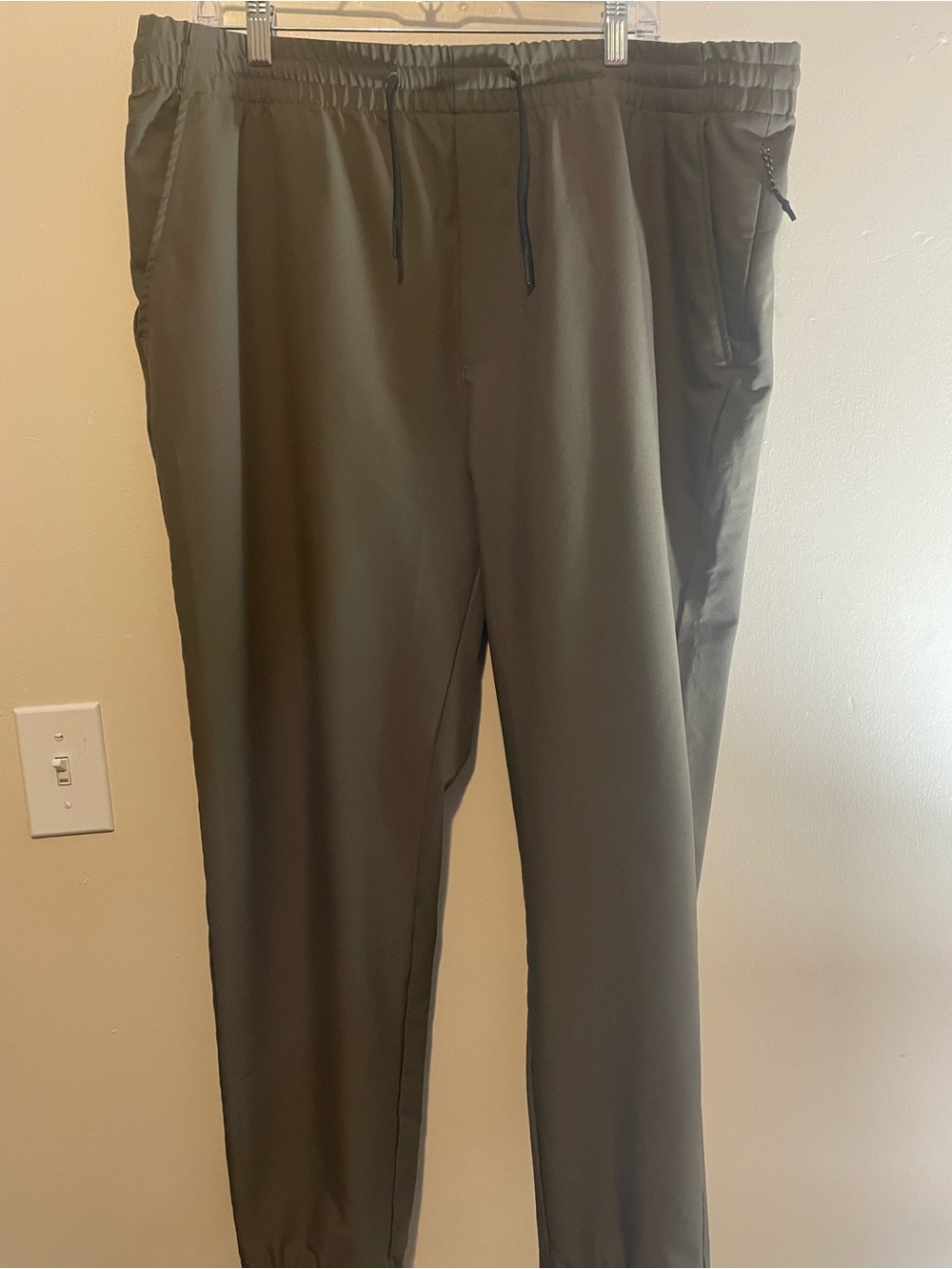 Men's Elastic Waist Olive Jogger Pants